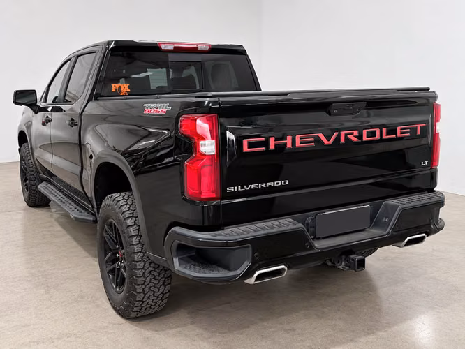 CHEVROLET SILVERADO 2021 - Imagen 2