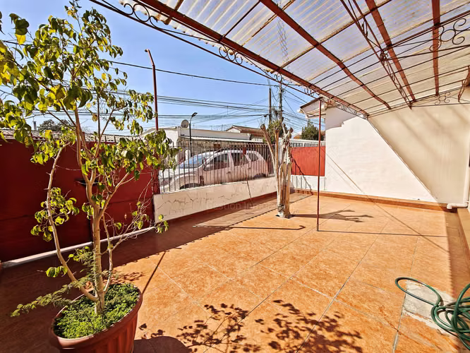 HERMOSA CASA EN PASAJE TRECE NORTE, P. A. CERDA (182091)