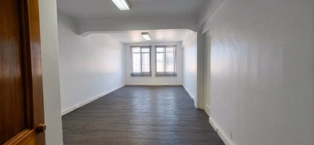 Oficina Remodelada Planta Libre 28 M2 Central - Imagen 4