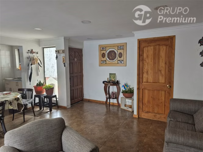 Casa en venta de 6d+3b en Maipú - Imagen 1