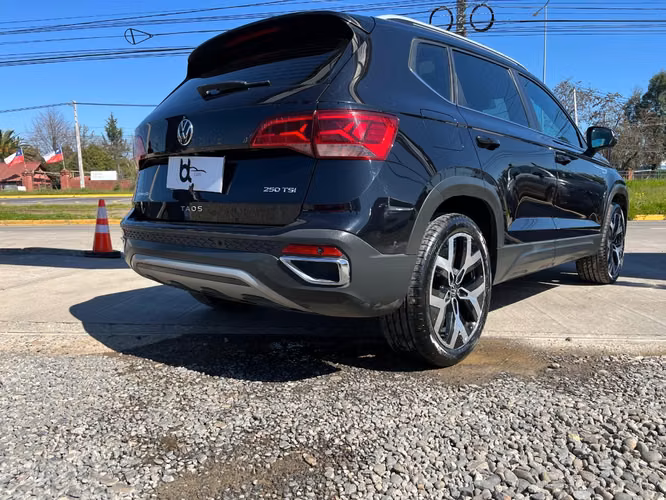 VOLKSWAGEN TAOS HIGHLINE 1.4 2025