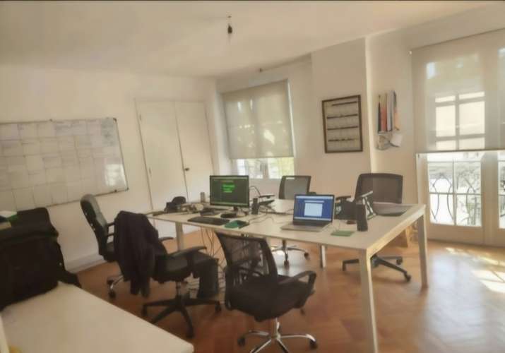 Local 476M²