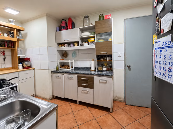 Amplia Casa de 5 Dormitorios en Don Sebastián de Rauquén Ccó - Imagen 12