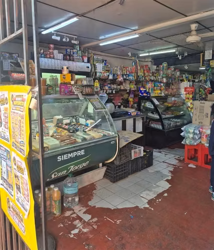 LOCAL COMERCIAL AUTOPISTA AMERICO VESPUCIO