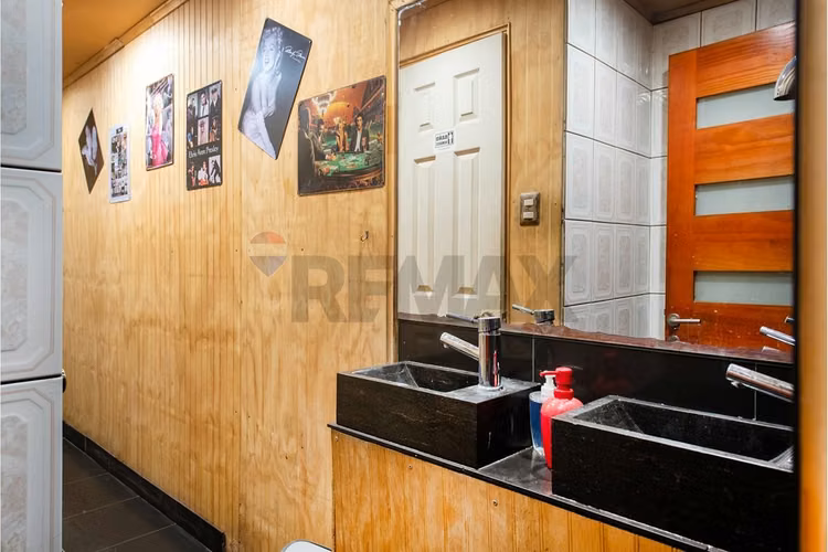 Vende casa la reina