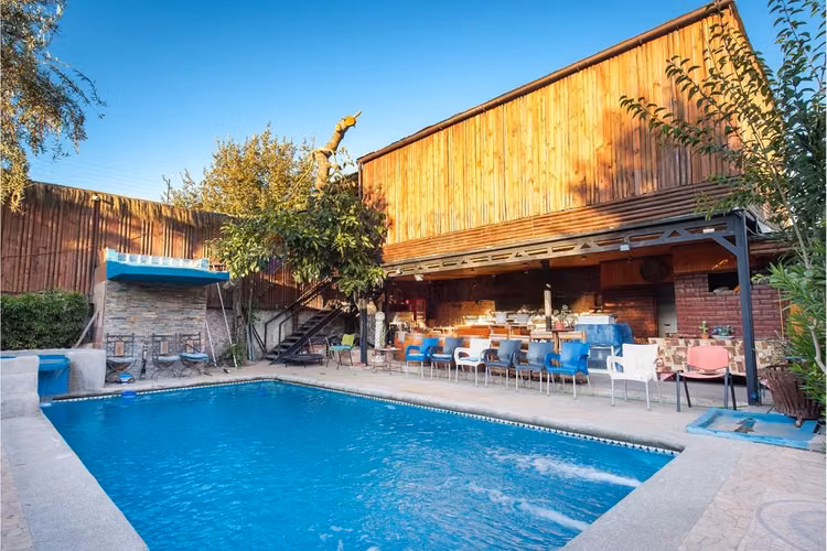 Vende casa la reina