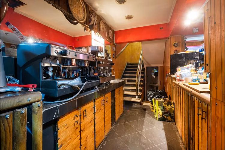 Vende casa la reina
