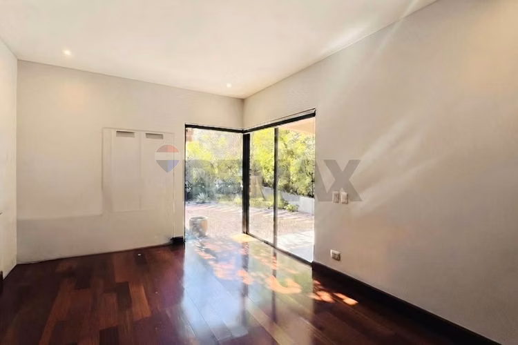 Casa de lujo , remodelada, con vistas al manquehue