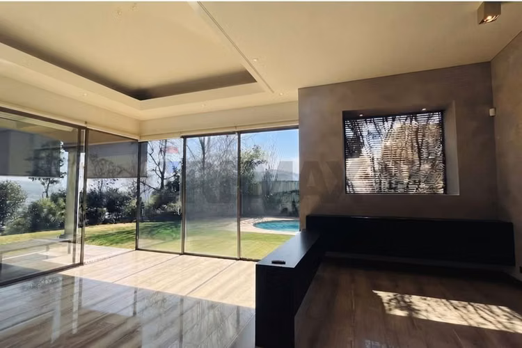 Casa de lujo , remodelada, con vistas al manquehue