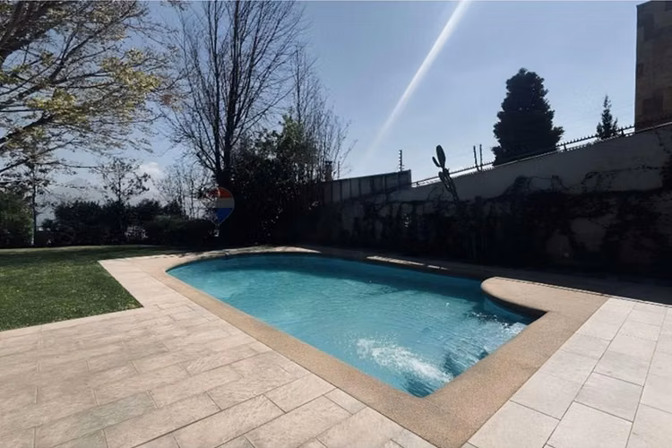 Casa de lujo , remodelada, con vistas al manquehue
