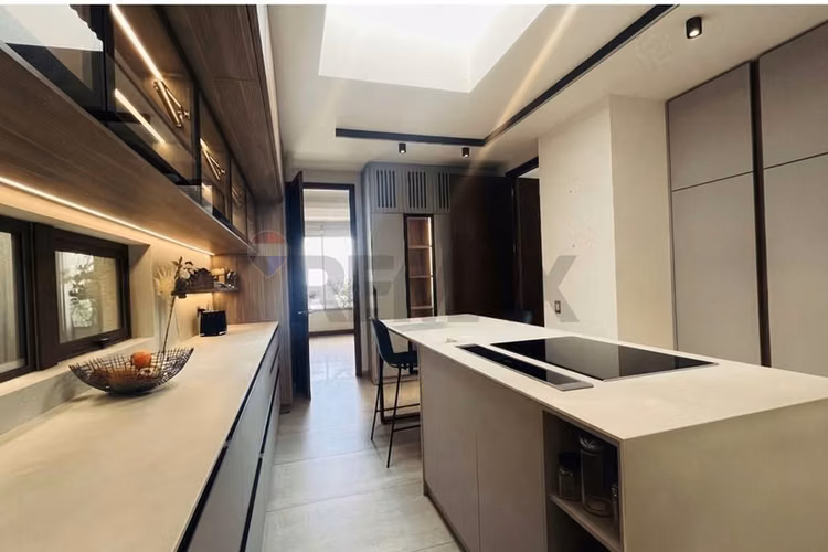 Casa de lujo , remodelada, con vistas al manquehue