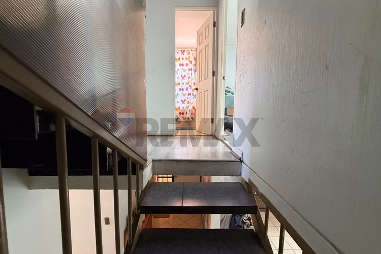 Amplia casa de 3 pisos en altos de quilicura - Imagen 34