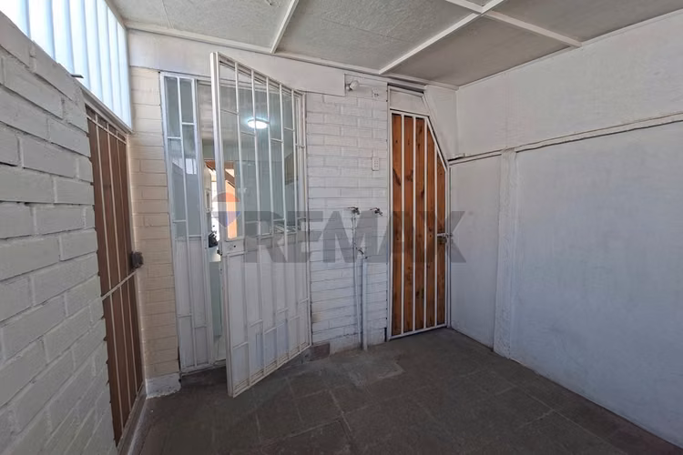 Casa luminosa y renovada | 3d y 2b en la florida - Imagen 18
