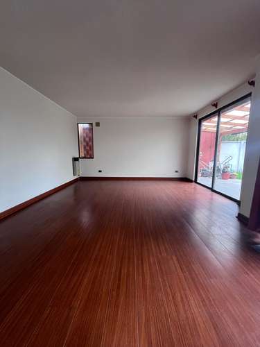 VENTA DE CASA / CIUDAD DE LOS VALLES  4 DORMITORIOS