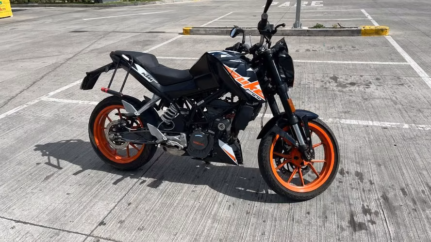 Vendo KTM duke 200 año 2023 - Imagen 3