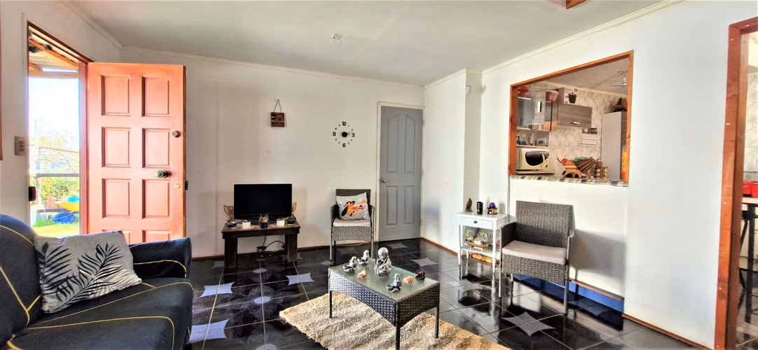 Parcela con casa y gran quincho en venta en Limache, 5.000 m2. - 125 M$