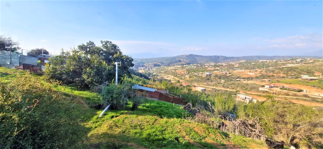 Parcela con casa y gran quincho en venta en Limache, 5.000 m2. - 125 M$