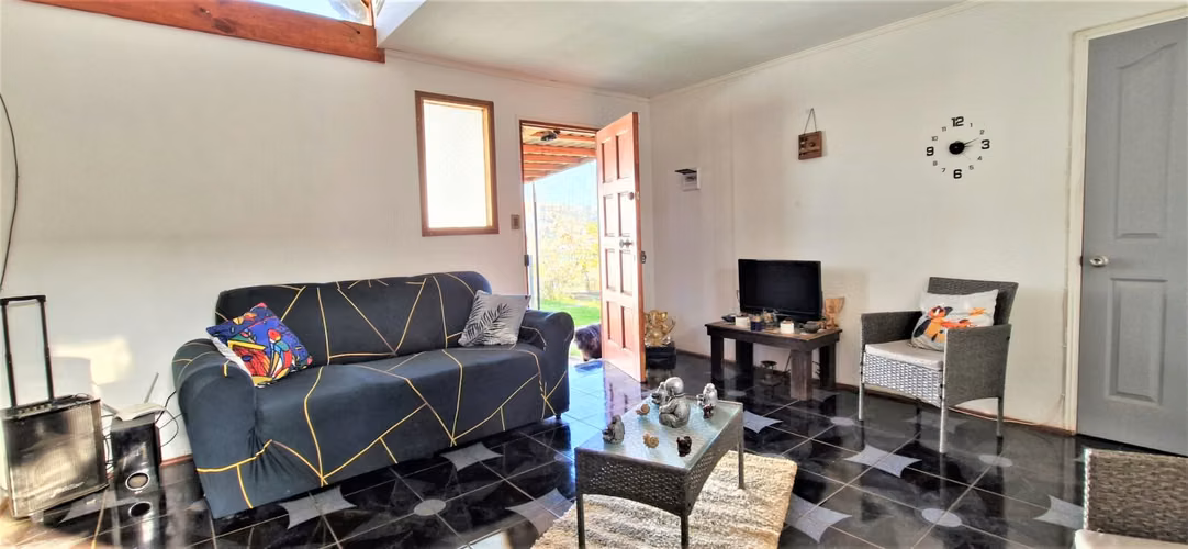 Parcela con casa y gran quincho en venta en Limache, 5.000 m2. - 125 M$