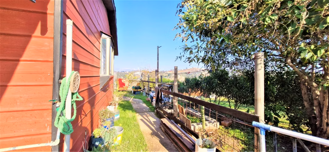 Parcela con casa y gran quincho en venta en Limache, 5.000 m2. - 125 M$