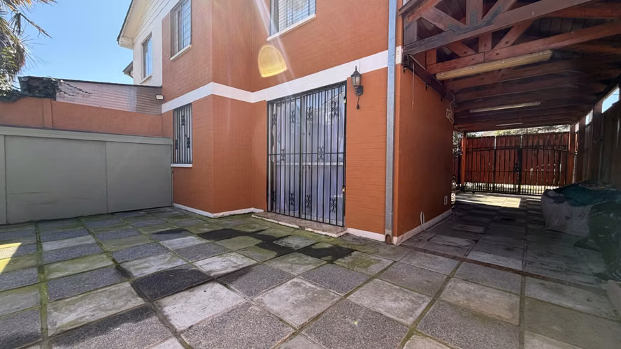 Arriendo casa 3D 2B + bodega y 2 estacionamientos | Bosques de San Francisco