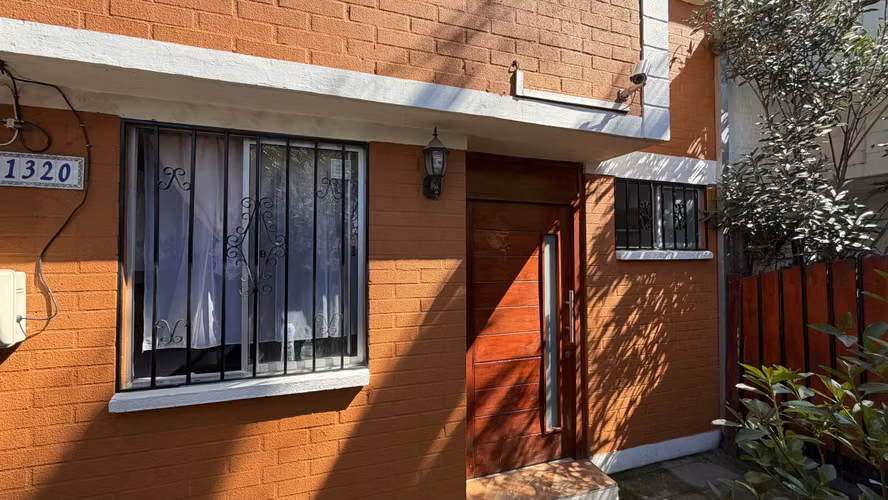Arriendo casa 3D 2B + bodega y 2 estacionamientos | Bosques de San Francisco