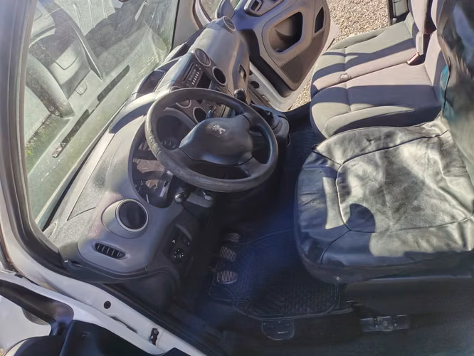 Vendo Peugeot Partnet 2013 - Imagen 4
