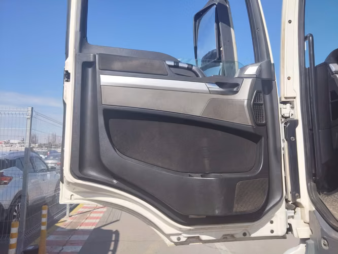 Tracto camion MAN modelo TGS28.360 6x2 - Imagen 11