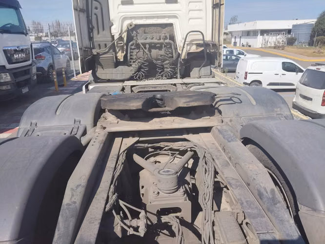 Tracto camion MAN modelo TGS28.360 6x2 - Imagen 6