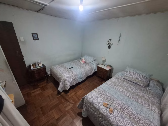 A cuadras del Metro Zapadores. Casa completa sólida en José Santos Ossa - Imagen 13