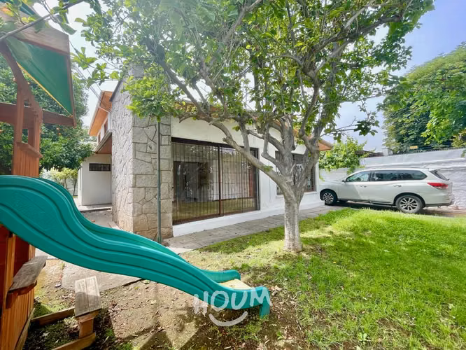 Casa en Carlos Dickens