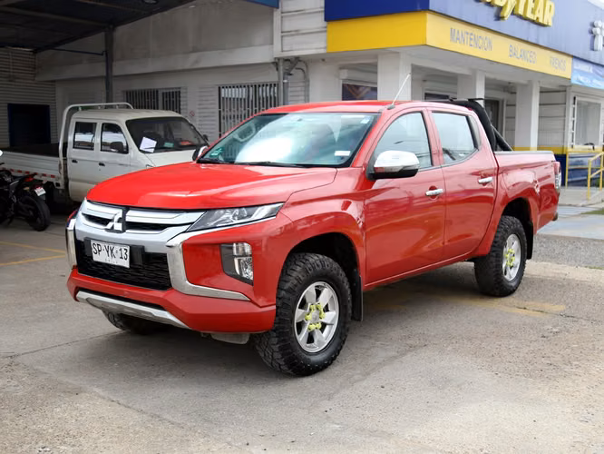 MITSUBISHI L200 2023