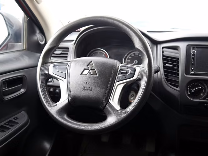 MITSUBISHI L200 2023 - Imagen 16