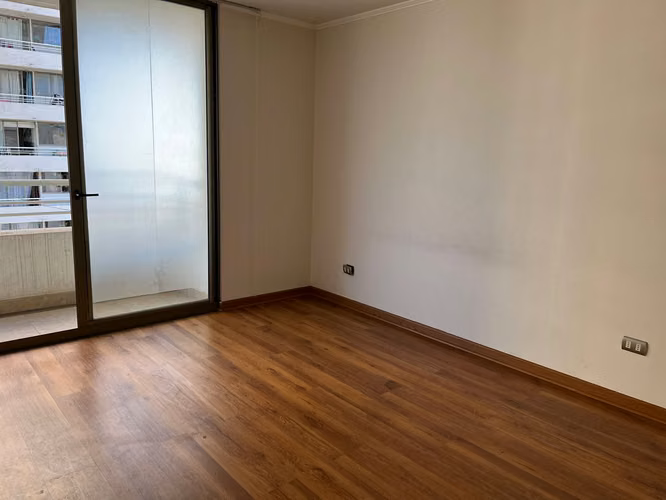 Departamento 2 dormitorios en arriendo, Av. Colón, Valparaíso.