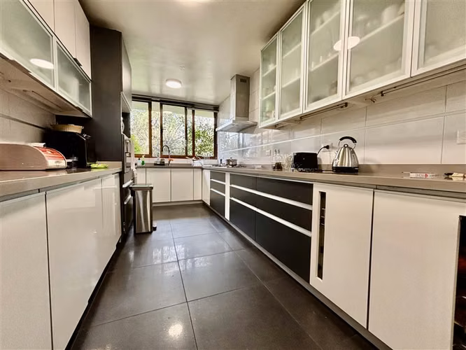 Casa en venta de 6 dorm. en Lo Barnechea - Imagen 8