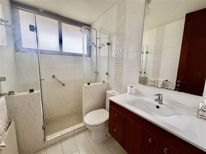 Casa en venta de 6 dorm. en Lo Barnechea - Imagen 25