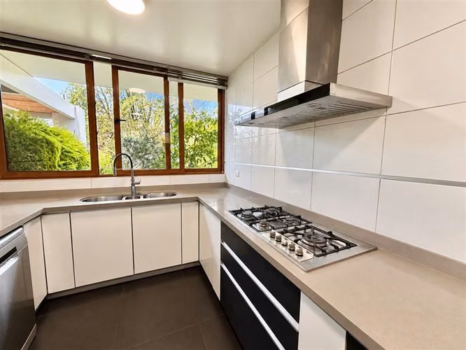 Casa en venta de 6 dorm. en Lo Barnechea - Imagen 7