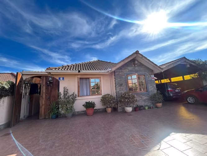  Excelente Casa en Av. Guillermo Ulriksen | 316 m² de Terreno