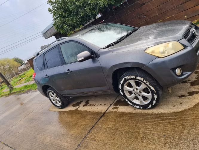 Vendo Toyota Rav 4 2012 Automatica