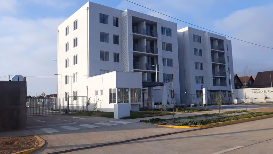 Se vende  Departamento excelente  Ubicación que lo tiene todo: comercio, supermercado y conectividad