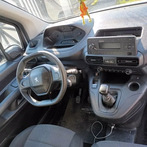 Peugeot partner 2023 1.5 - Imagen 5