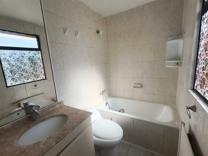 Casa en venta de 4 dorm. en Huechuraba - Imagen 7