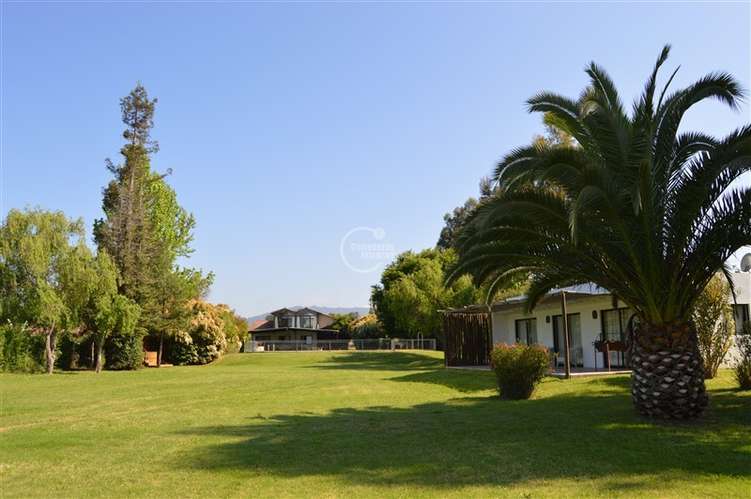 Parcela venta 3.5 Has en Lago Rapel Orilla de Lago 4 Casas