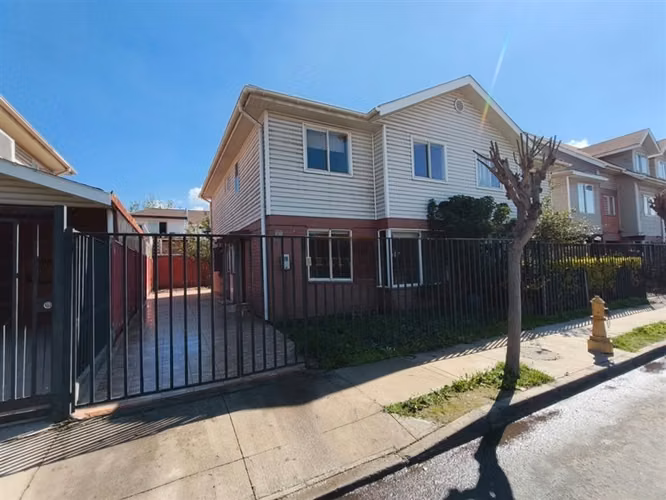 Casa en venta de 4 dorm. en Puente Alto