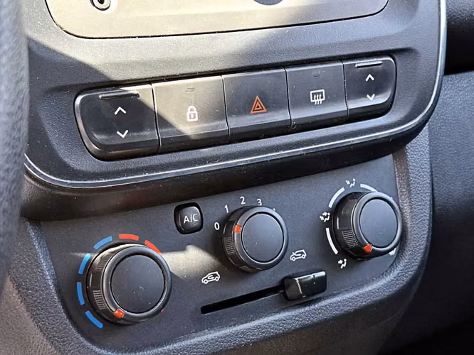 RENAULT KWID 2024 - Imagen 18