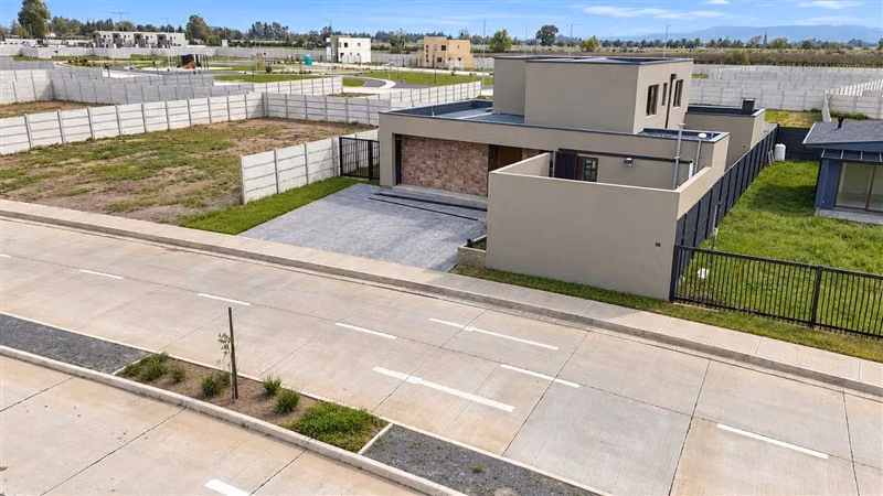 Vendemos Excelente Casa en Loteo Cerrado Sector Oriente - Imagen 25