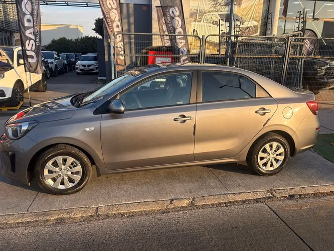 KIA SOLUTO 2023 - Imagen 4
