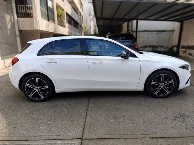 MERCEDES BENZ A 200 HB PROGRESSIVE 1.3 - 2025 | 4474 - Imagen 2