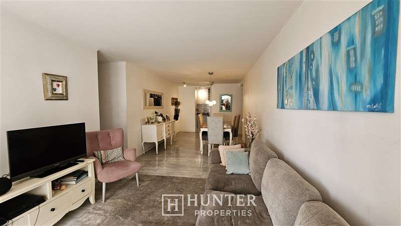 Dpto en venta en Las Condes gran parque 2D 2B + servicio
