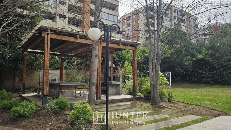 Dpto en venta en Las Condes gran parque 2D 2B + servicio
