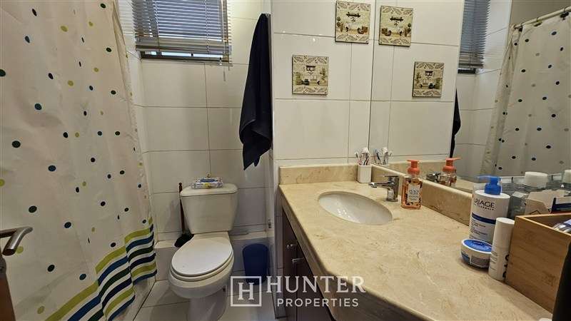Dpto en venta en Las Condes gran parque 2D 2B + servicio